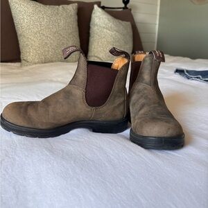 Blundstone Rustic Brown Chelsea Boots With Care Kit!